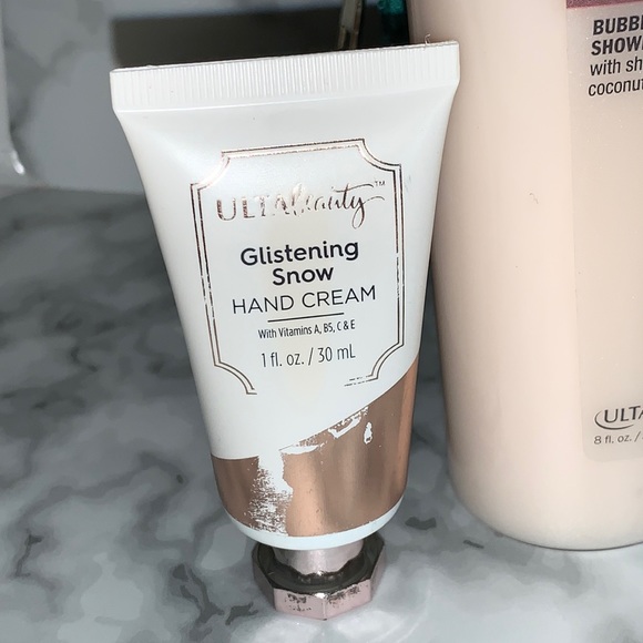 Ulta Beauty Pampering Holiday Gift Set & Bag - Picture 3 of 16